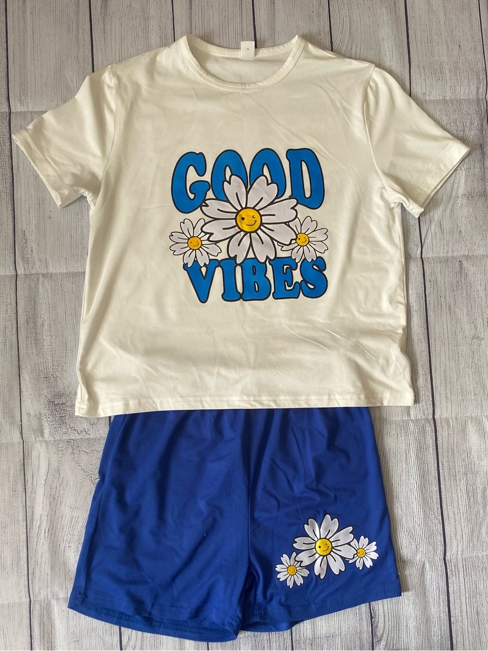 Kids "Good Vibes" White & Blue Daisy shorts Set